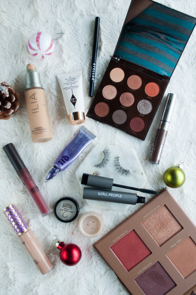 How to pack makeup for carryon (with TSAapproved makeup products