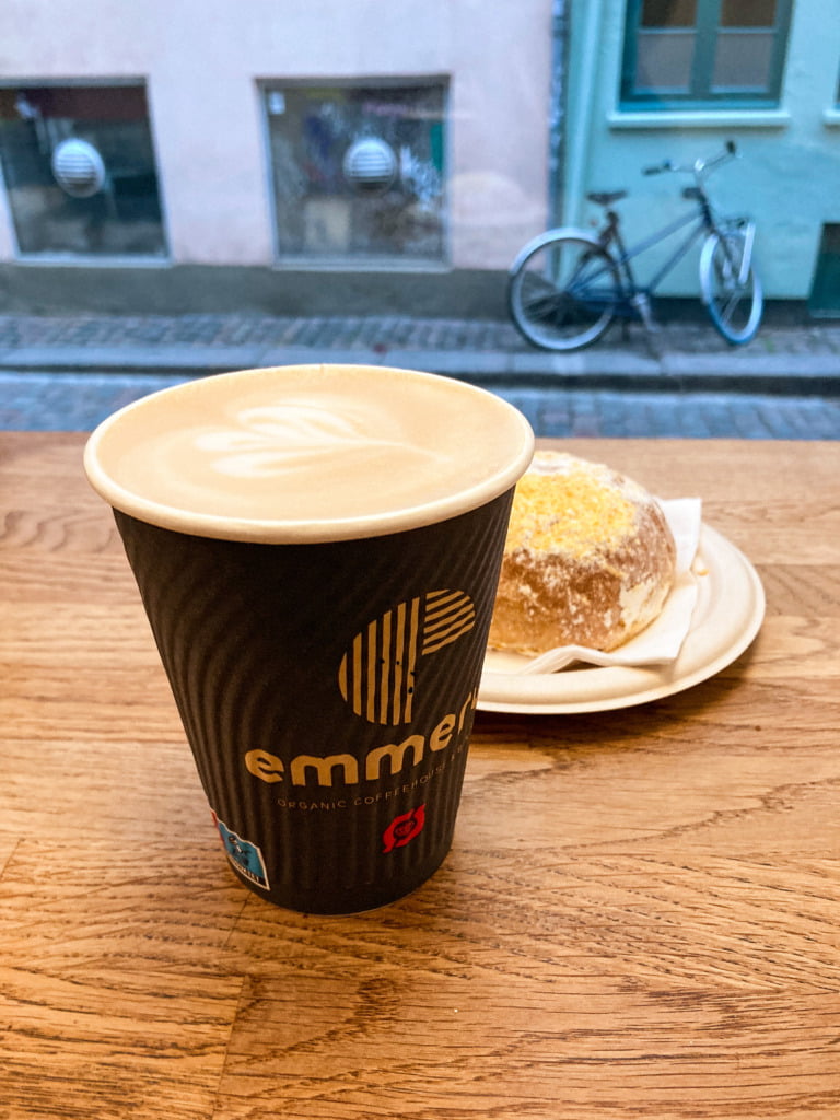 Emmerys bakery latte and julebolle in Copenhagen